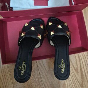 Valentino Garavani Roman Stud Slide Sandal Leather Black/Gold 37